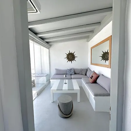 アパート Luxurious Rooftop Escape ナウサ