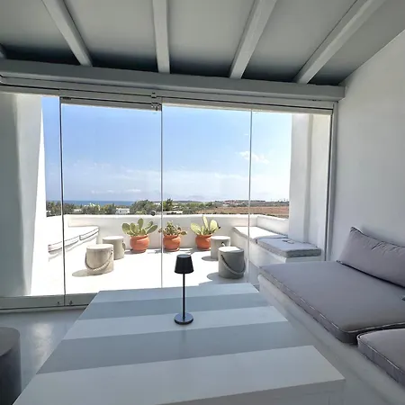 Luxurious Rooftop Escape ナウサ