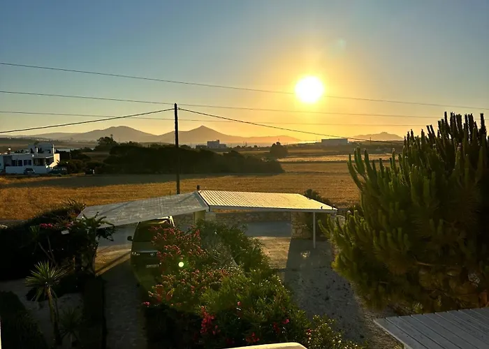 Luxurious Rooftop Escape Apartment Naousa (Paros)