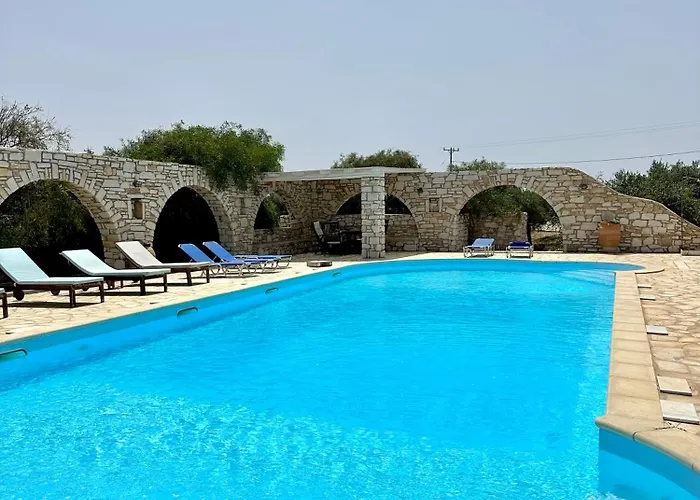 Διαμέρισμα Luxurious Rooftop Escape *